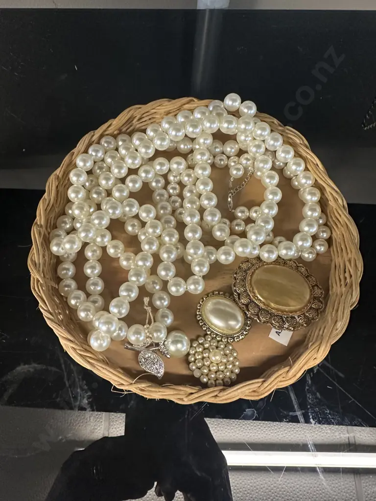 Vintage Brooches & Pearl Style Necklaces On Round Cane Tray Image 1++