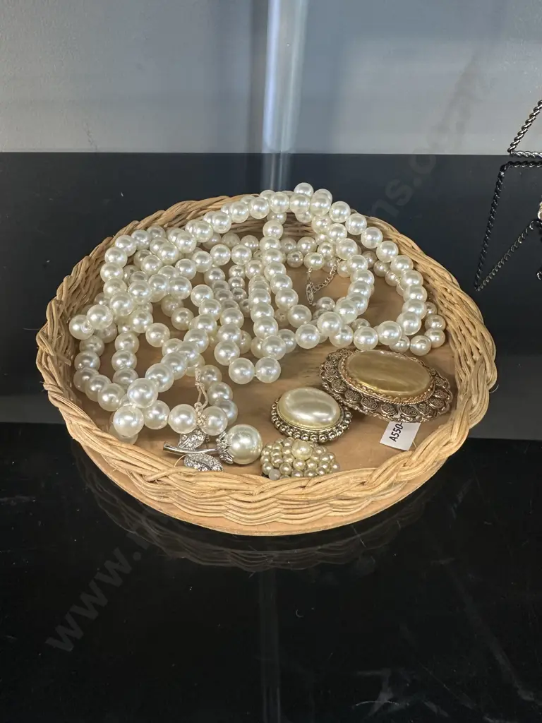 Vintage Brooches & Pearl Style Necklaces On Round Cane Tray Image 1++