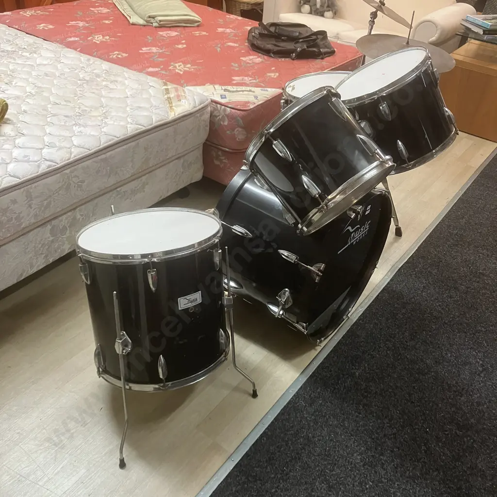Music Works 7-piece Drum Kit (As Found Condition) Image 1++