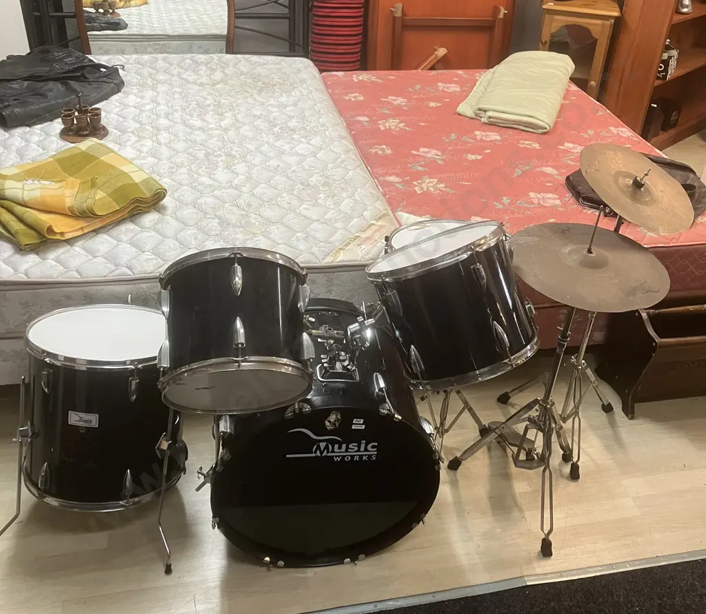 Music Works 7-piece Drum Kit (As Found Condition) Image 1++