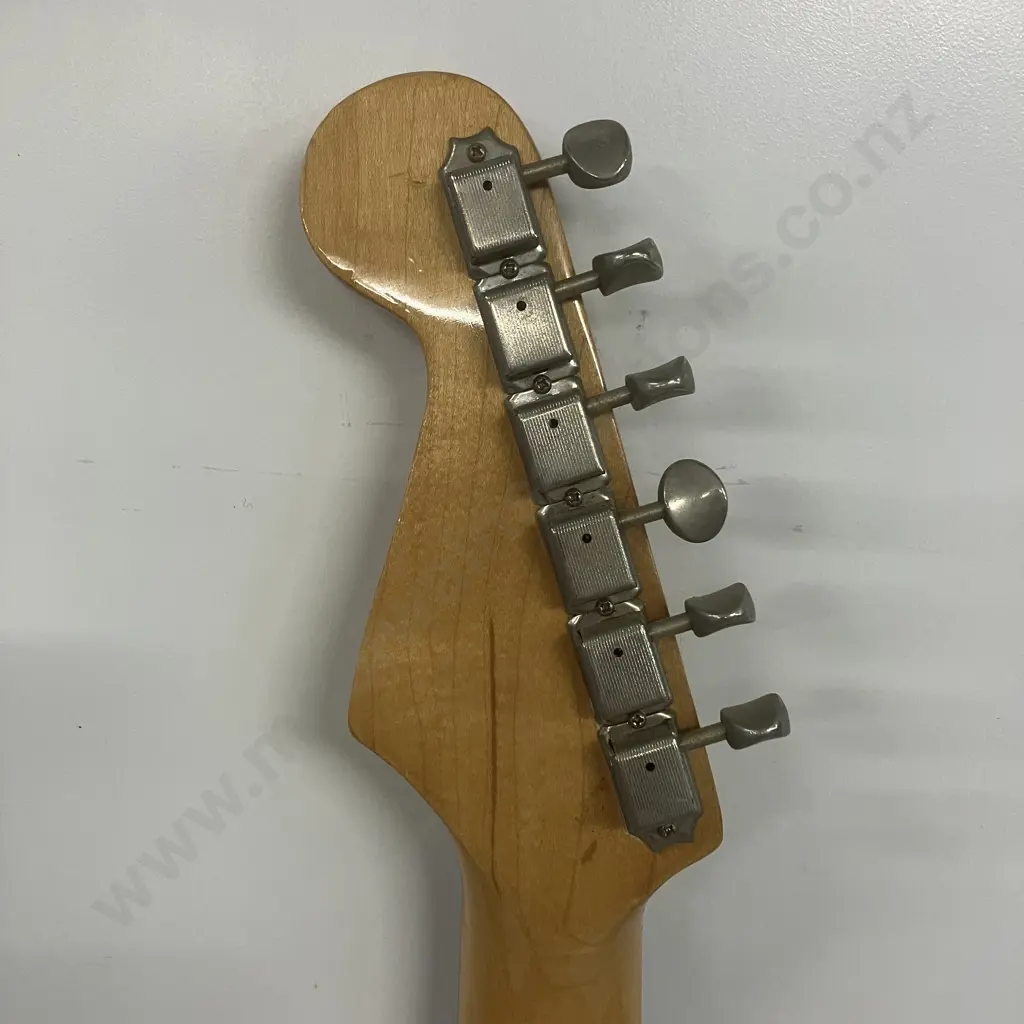 Red & White Electric Guitar Image 1++