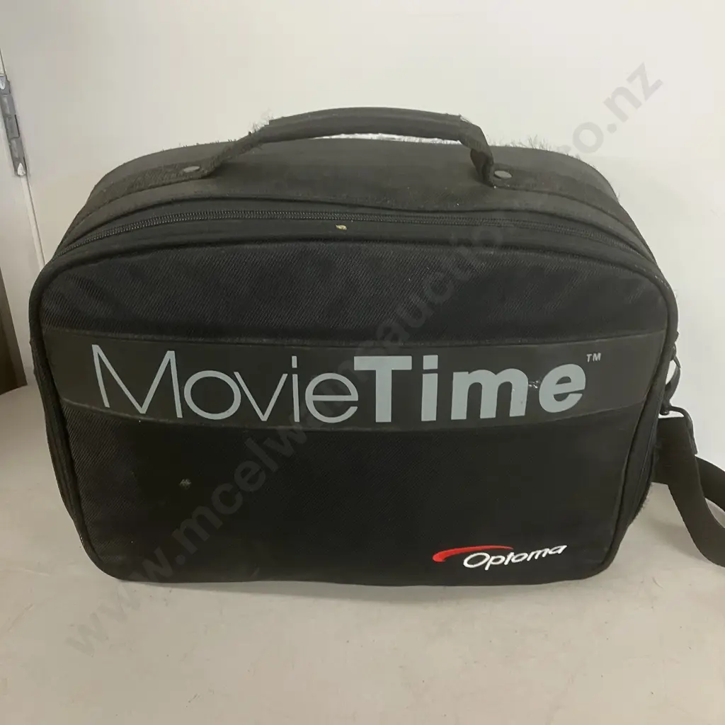 Optoma MovieTime Digital DVD Projector Model DV10 With Carry Case Image 1++