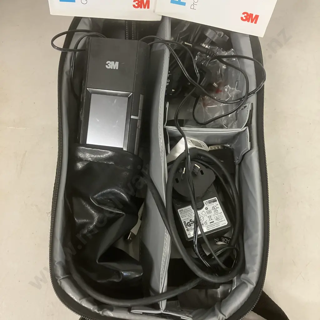 3M MP180 Pocket Projector Image 1++