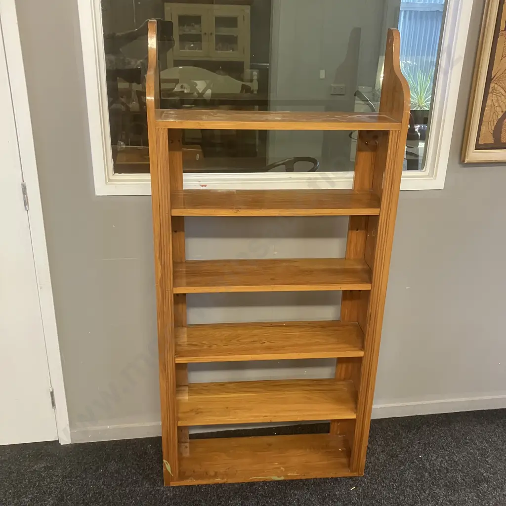 Rimu 6 Tier Open Bookcase. H154 W73 D21cm Image 1++