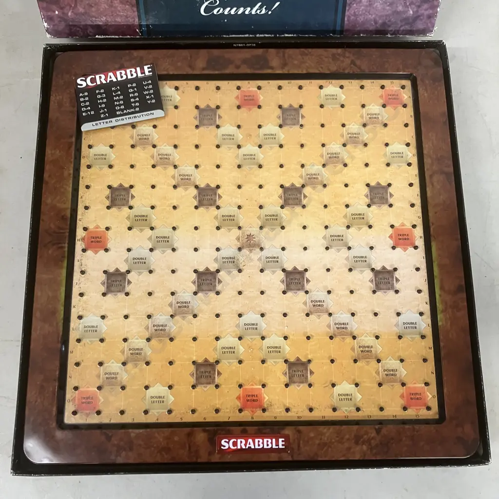 Scrabble Deluxe Tile Lock Gameboard Image 1++