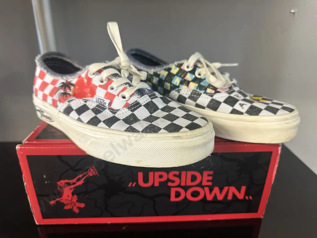 Vans Netflix Stranger Things Sneakers Womans 5.5 Eur35 Image 1++