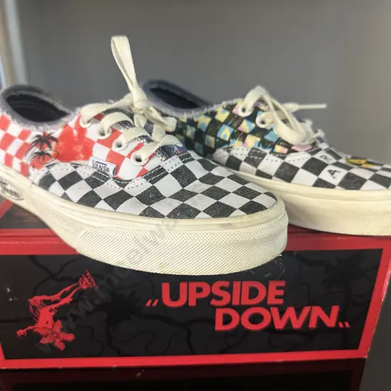 Vans Netflix Stranger Things Sneakers Womans 5.5 Eur35