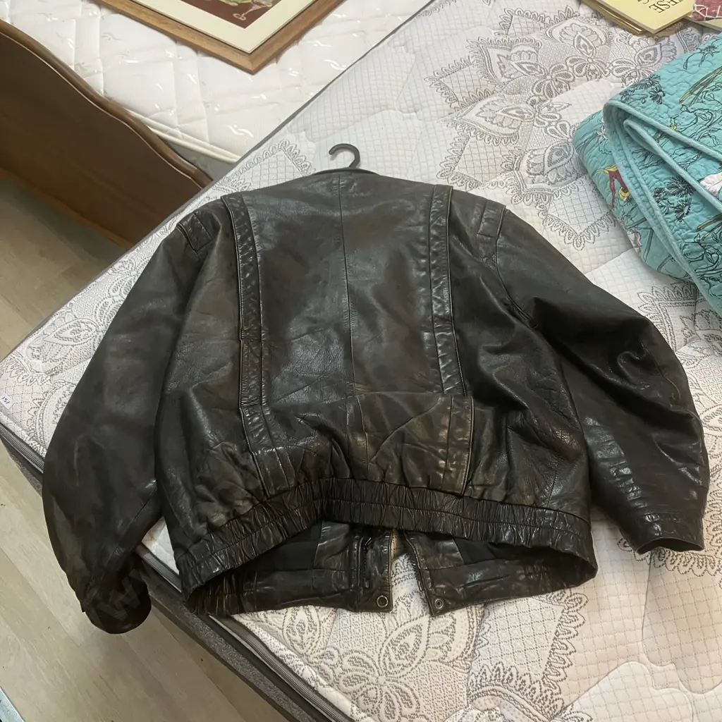 Mens Black Leather Jacket, Size XL Image 1++