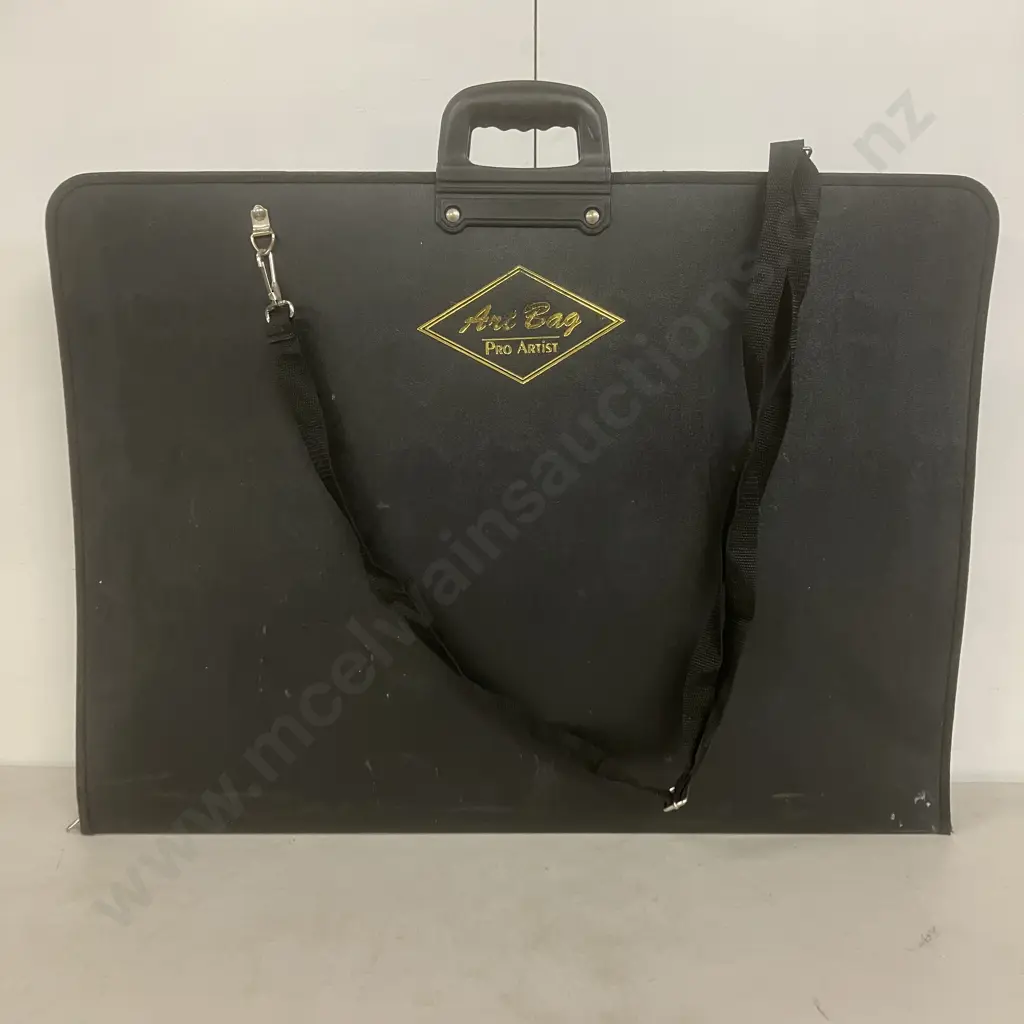 Pro Artist Art bag, Sketch Pads Etc Image 1++