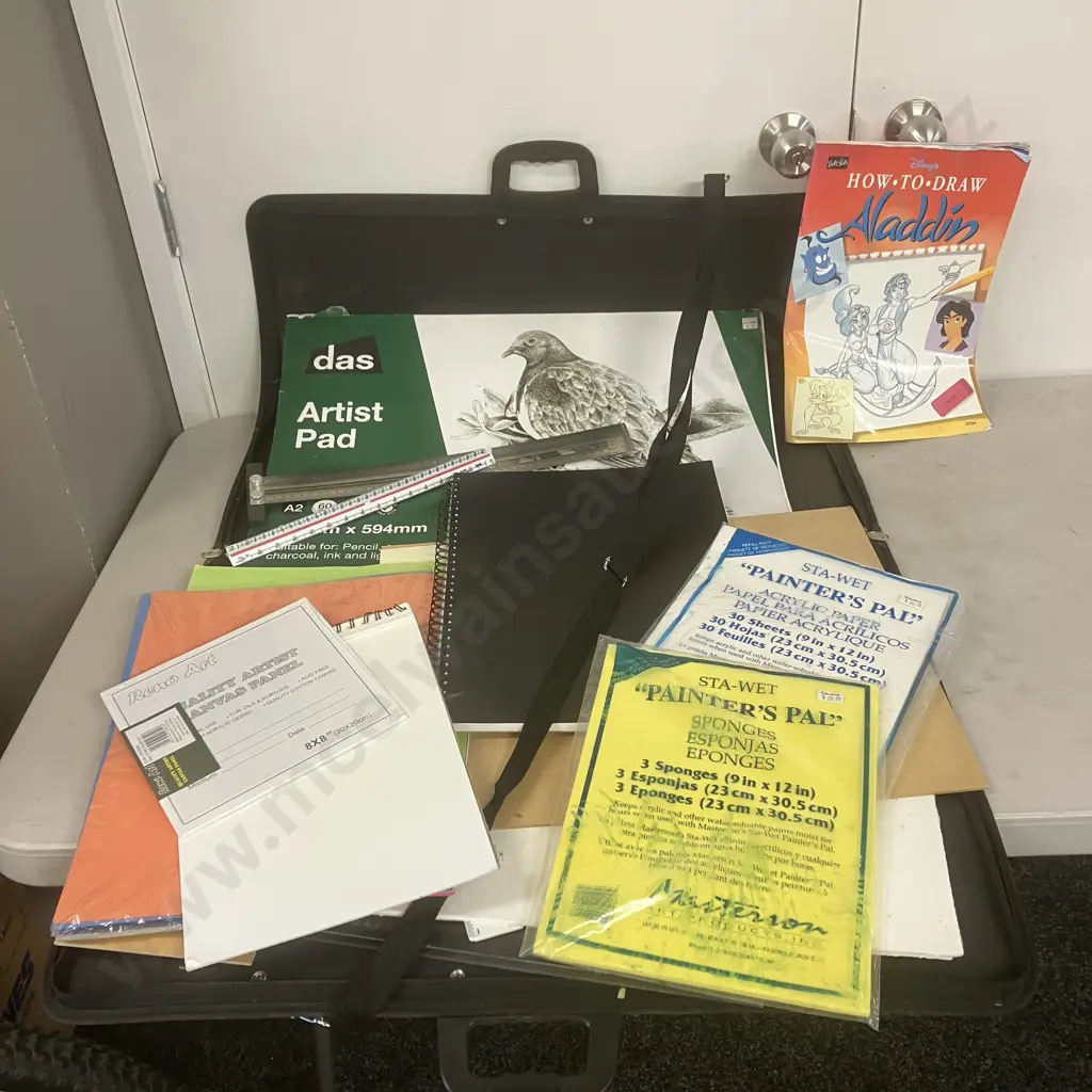 Pro Artist Art bag, Sketch Pads Etc Image 1++