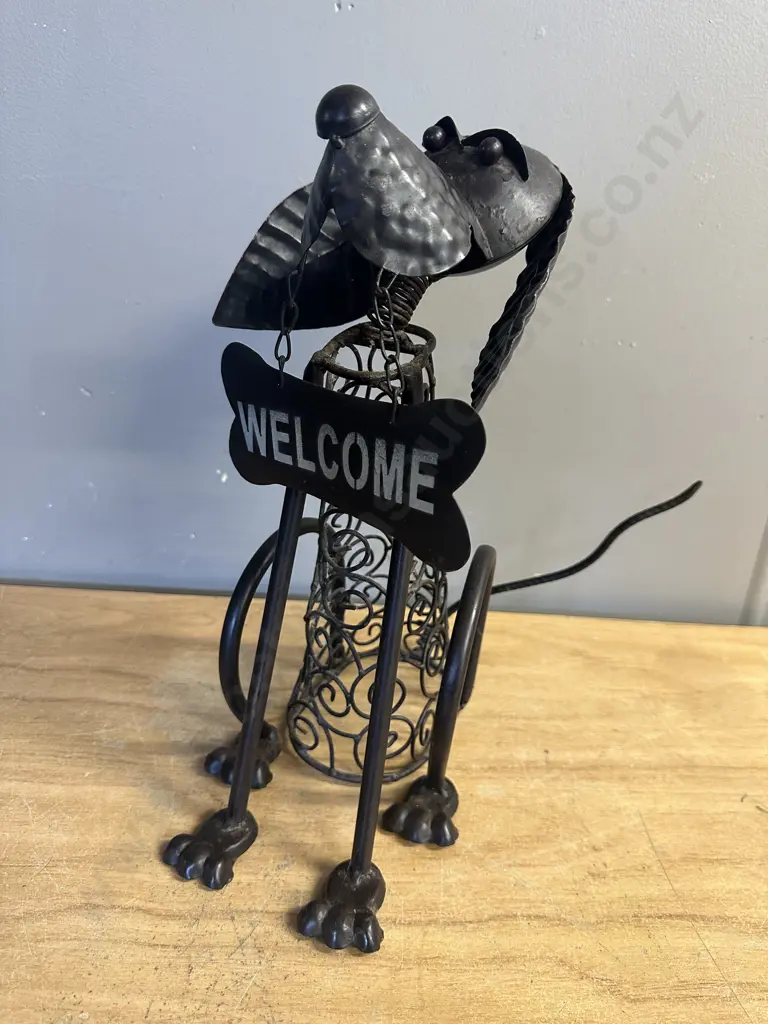 Metal Dog Art 'Welcome' Sculpture H35cm. Image 1++