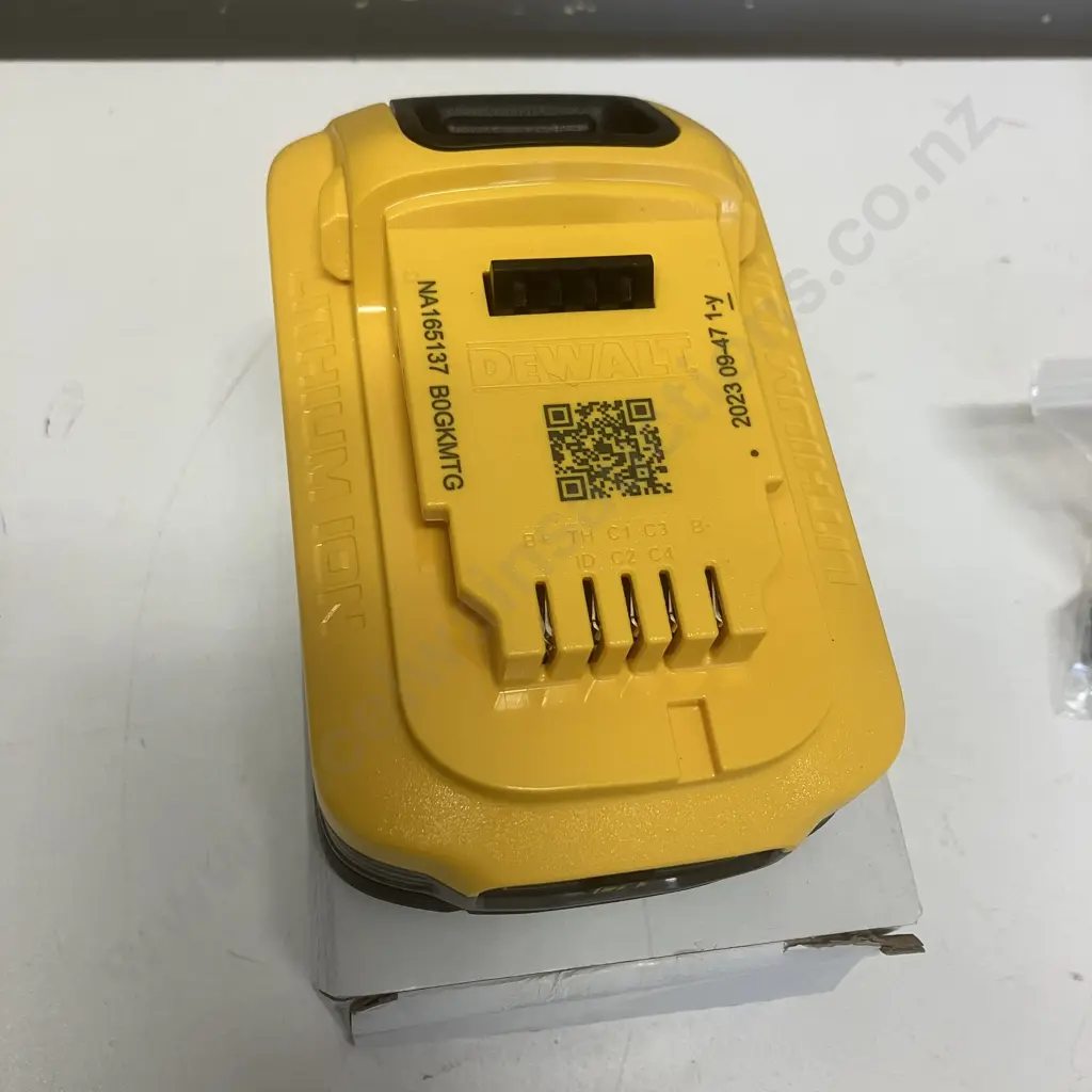 Dewalt DCD805 18V XR Brushless Hammer Drill Driver With 5AH PowerStack Battery DCBP518 (No Charger) Image 1++