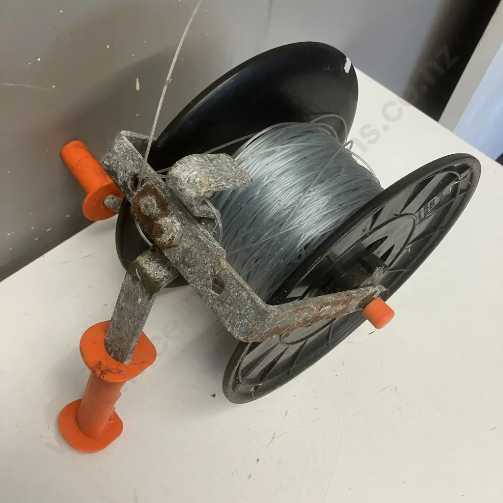 Fence Reel With Nylon Line Image 1++