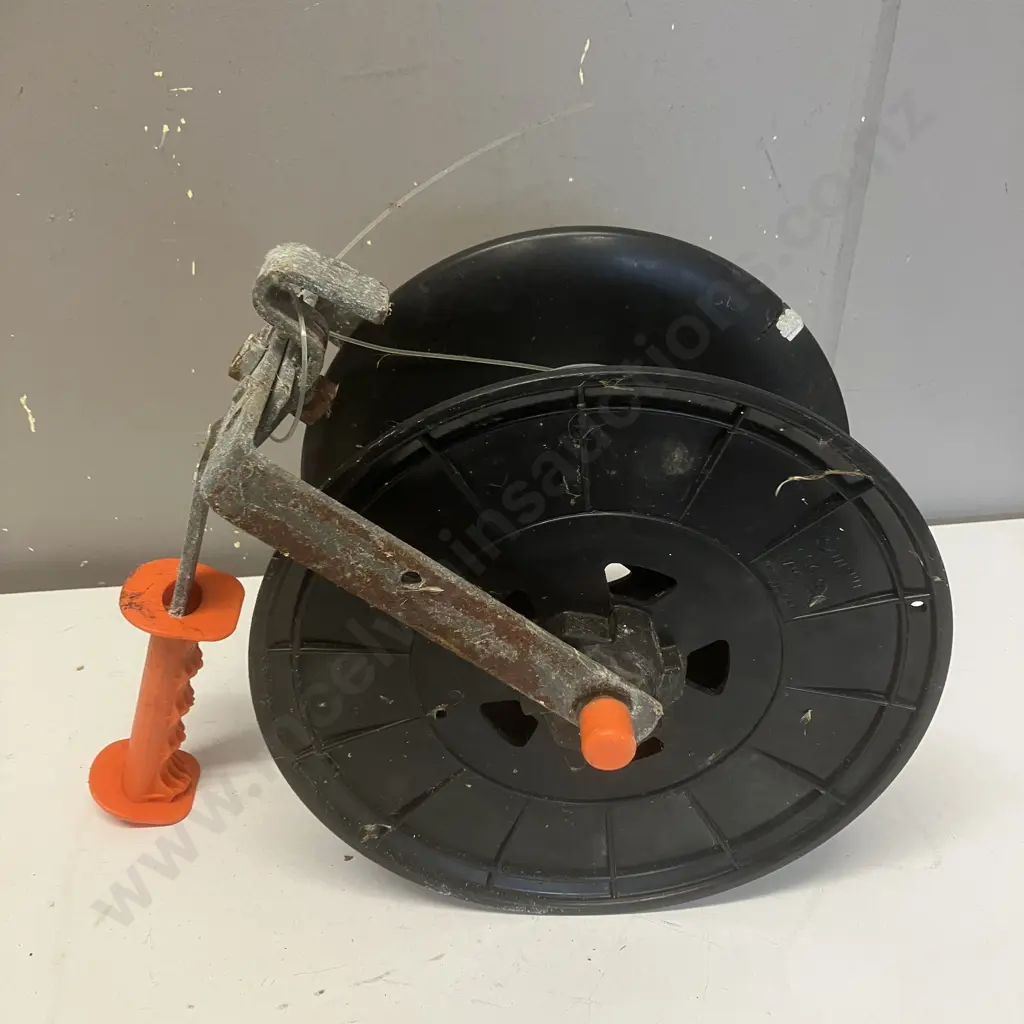 Fence Reel With Nylon Line Image 1++