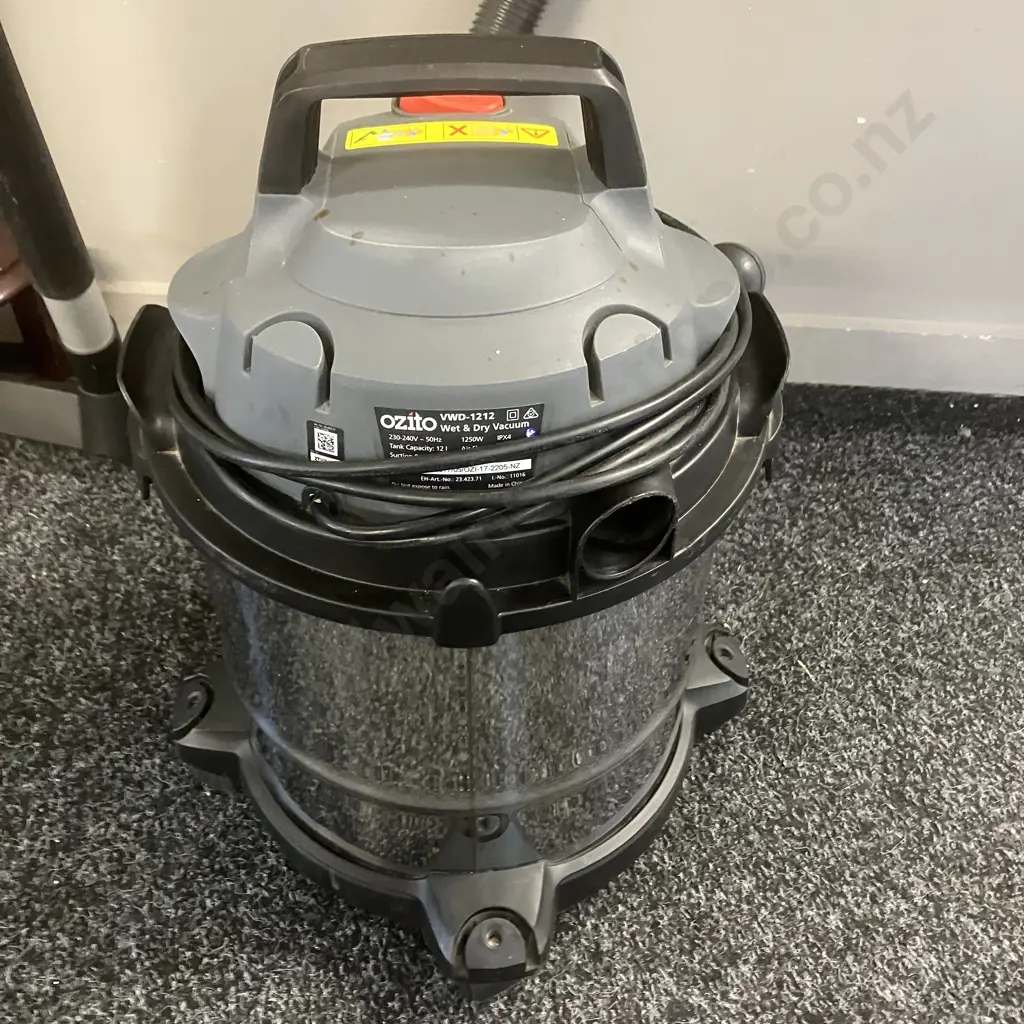 Ozito Wet & Dry Vacuum Model VWD-1212 With Dust Bags Image 1++