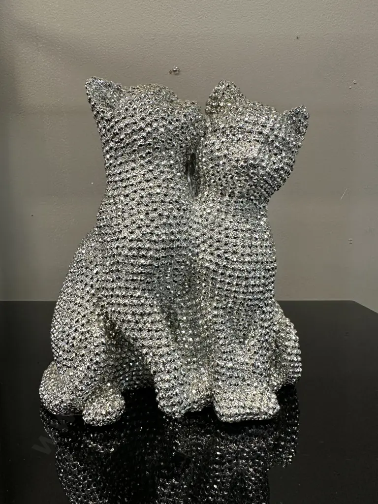 Decorative Cats x4 H18,W15cm.  Image 1++