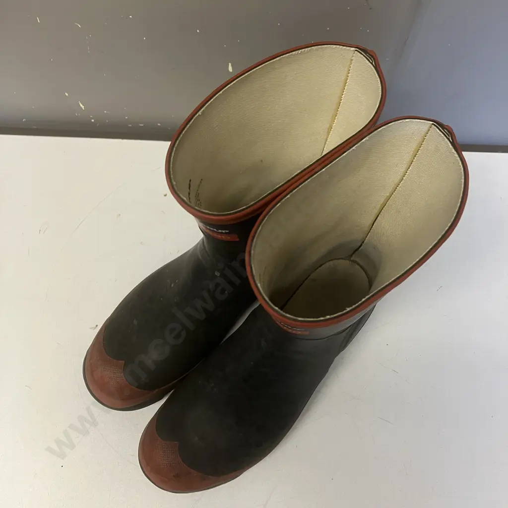Red Band Gumboots Mens Size 10 Image 1++
