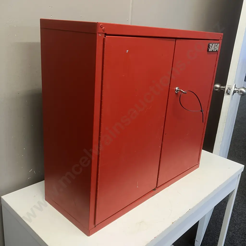 SAFA New Zealand Made 2 Door Metal Tool Cabinet With Key, 5 Drawers. H61.5 W69 D25cm Image 1++