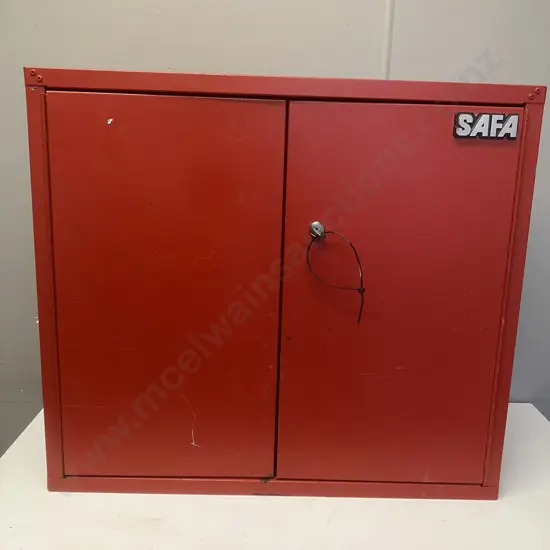 SAFA New Zealand Made 2 Door Metal Tool Cabinet With Key, 5 Drawers. H61.5 W69 D25cm