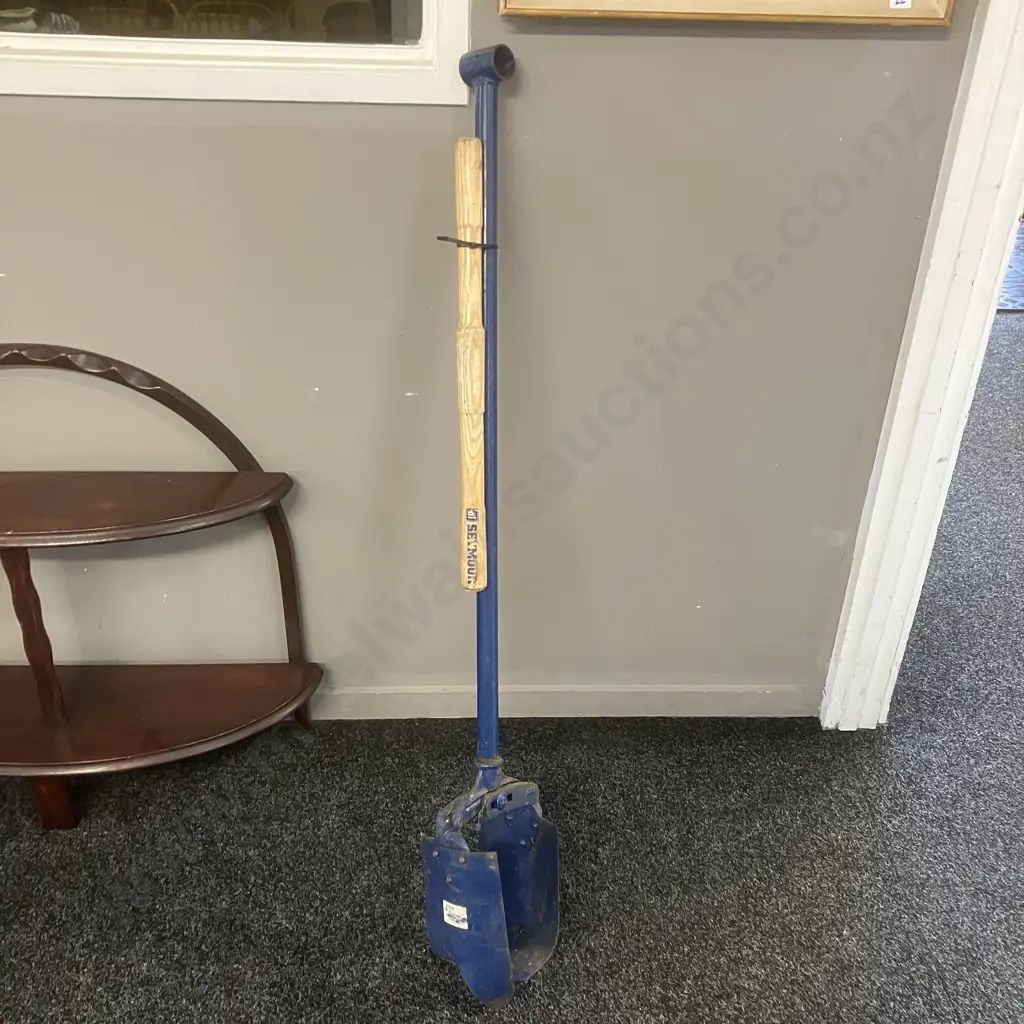 Seymour Iwan AU-A2 Adjustable Post Hole Auger With Wood Handle Image 1++