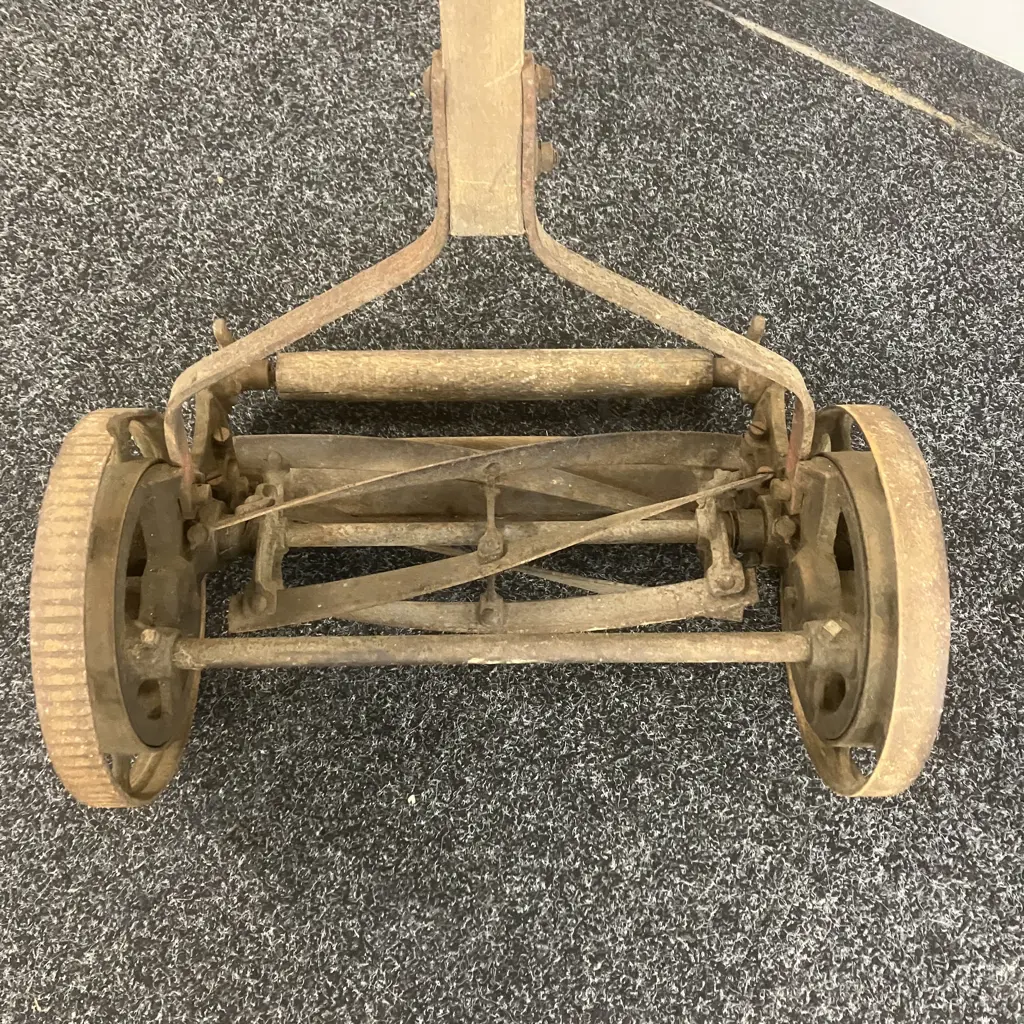 Vintage Manual Push Reel Mower (Catcher Needs Repair) Image 1++