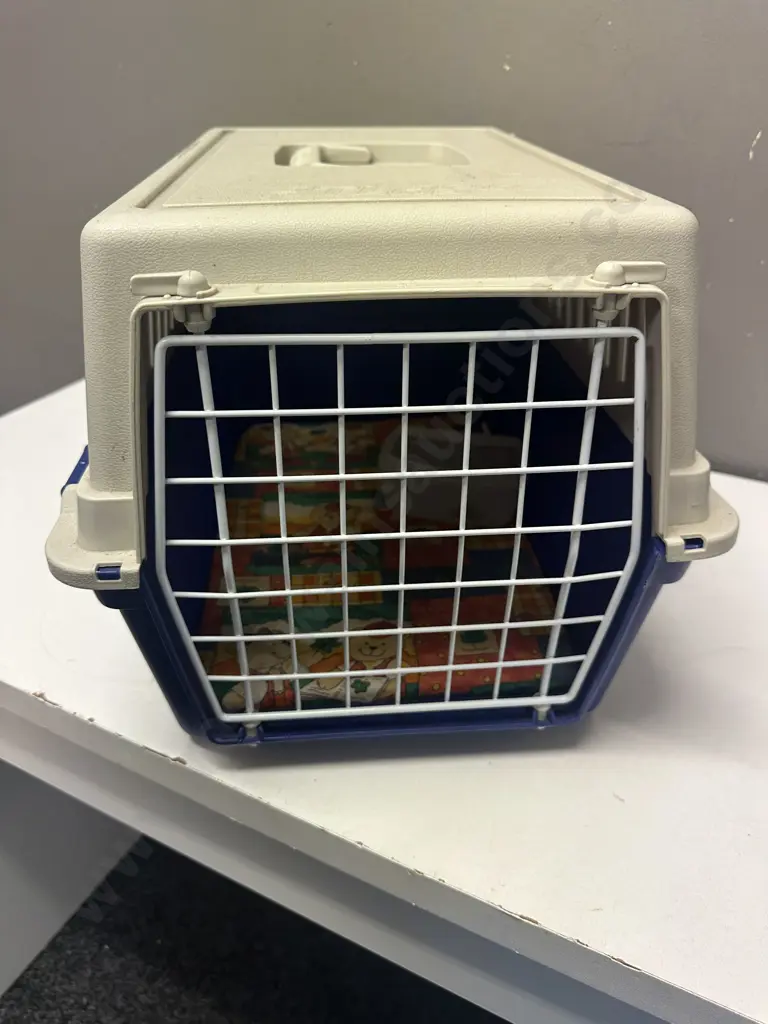 Ferplast Atlas Pet Cage Blue & Cream Image 1++
