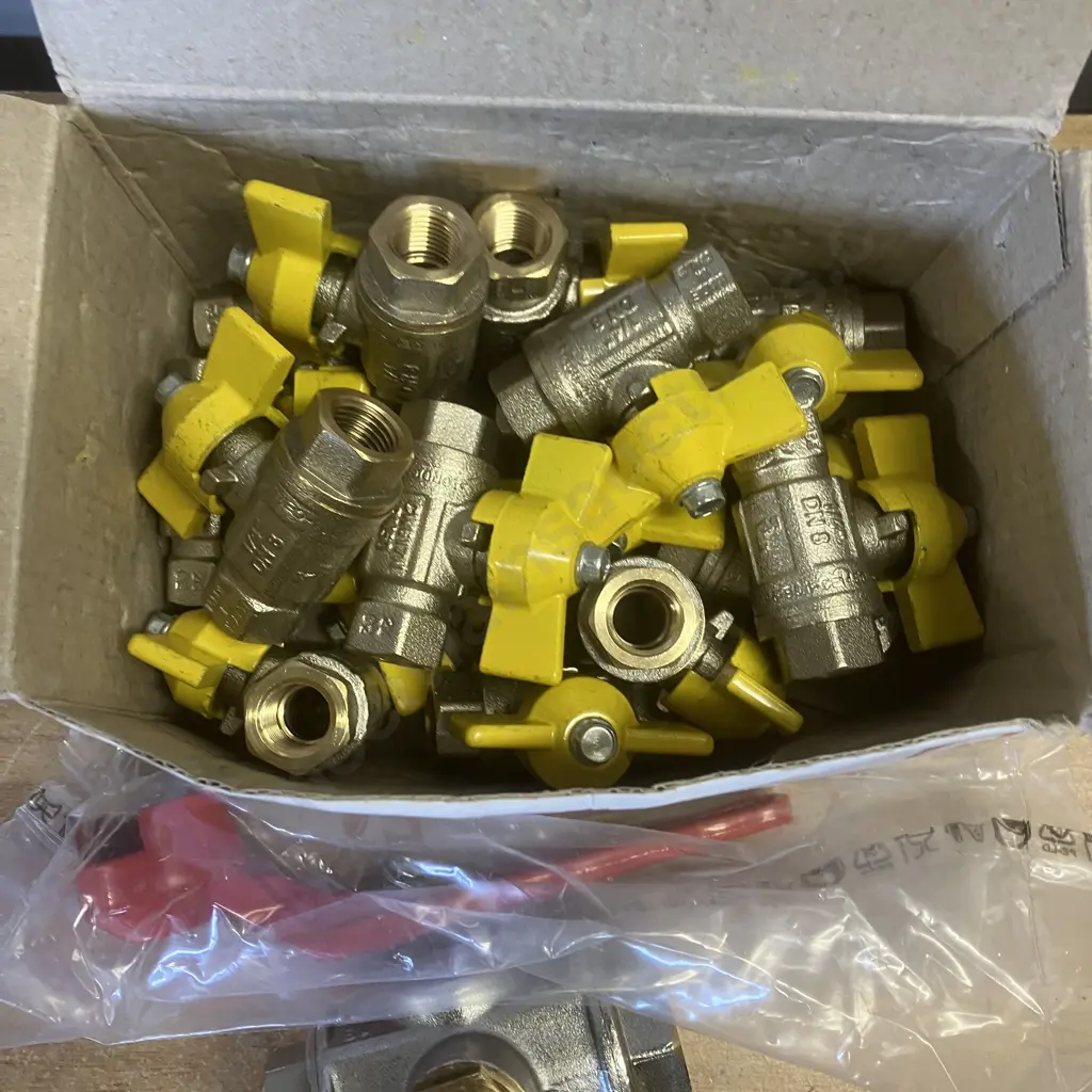 Box Lot Taps Image 1++