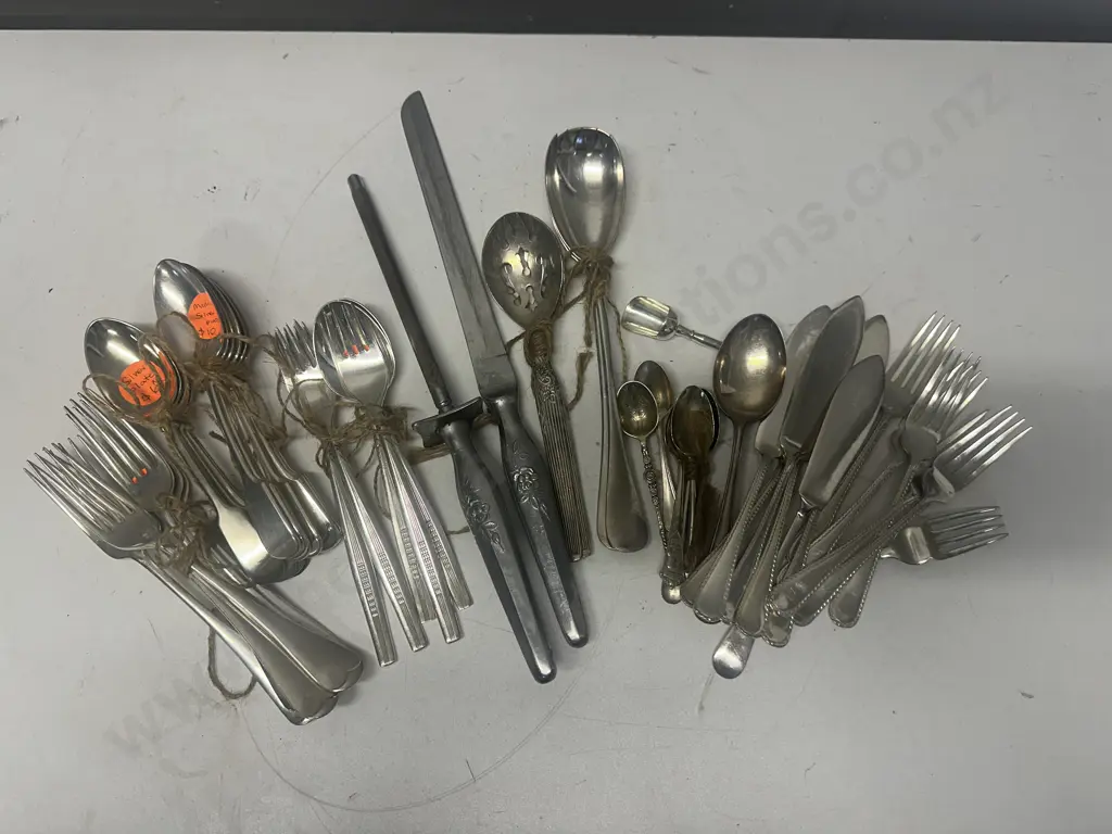 Selection of Silverware Cutlery Items Image 1++
