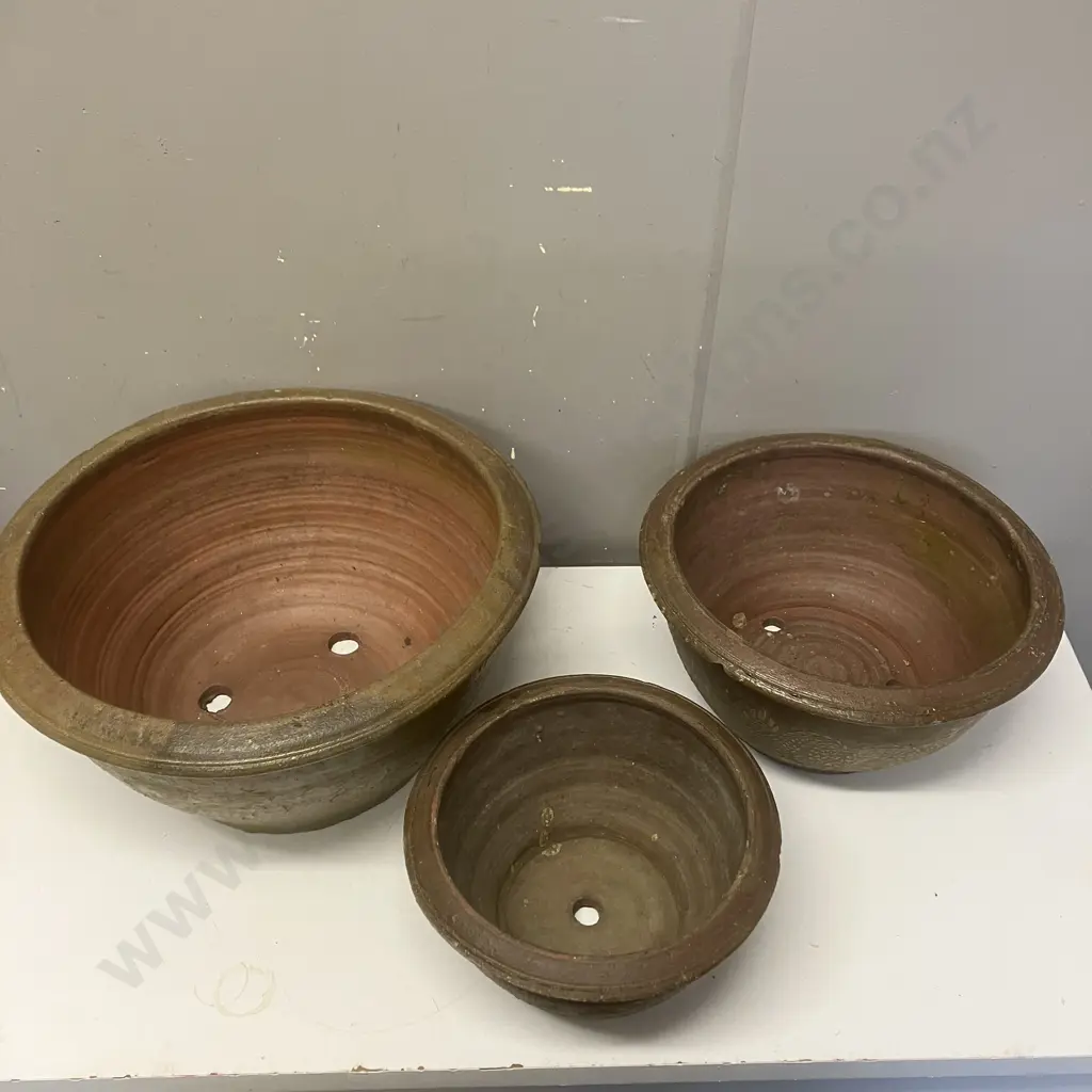 Set of Three Dragon Pots - Graduated Sizes Image 1++