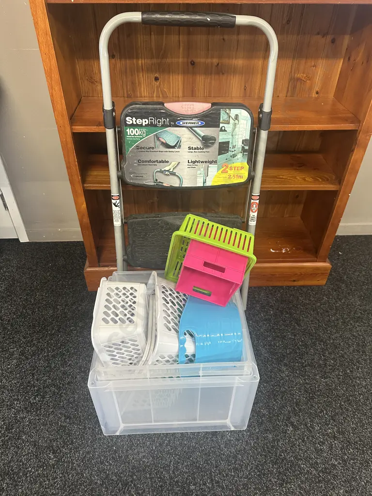 Werner Step Right Two Step Stool With Assorted Plastic Ware Image 1++