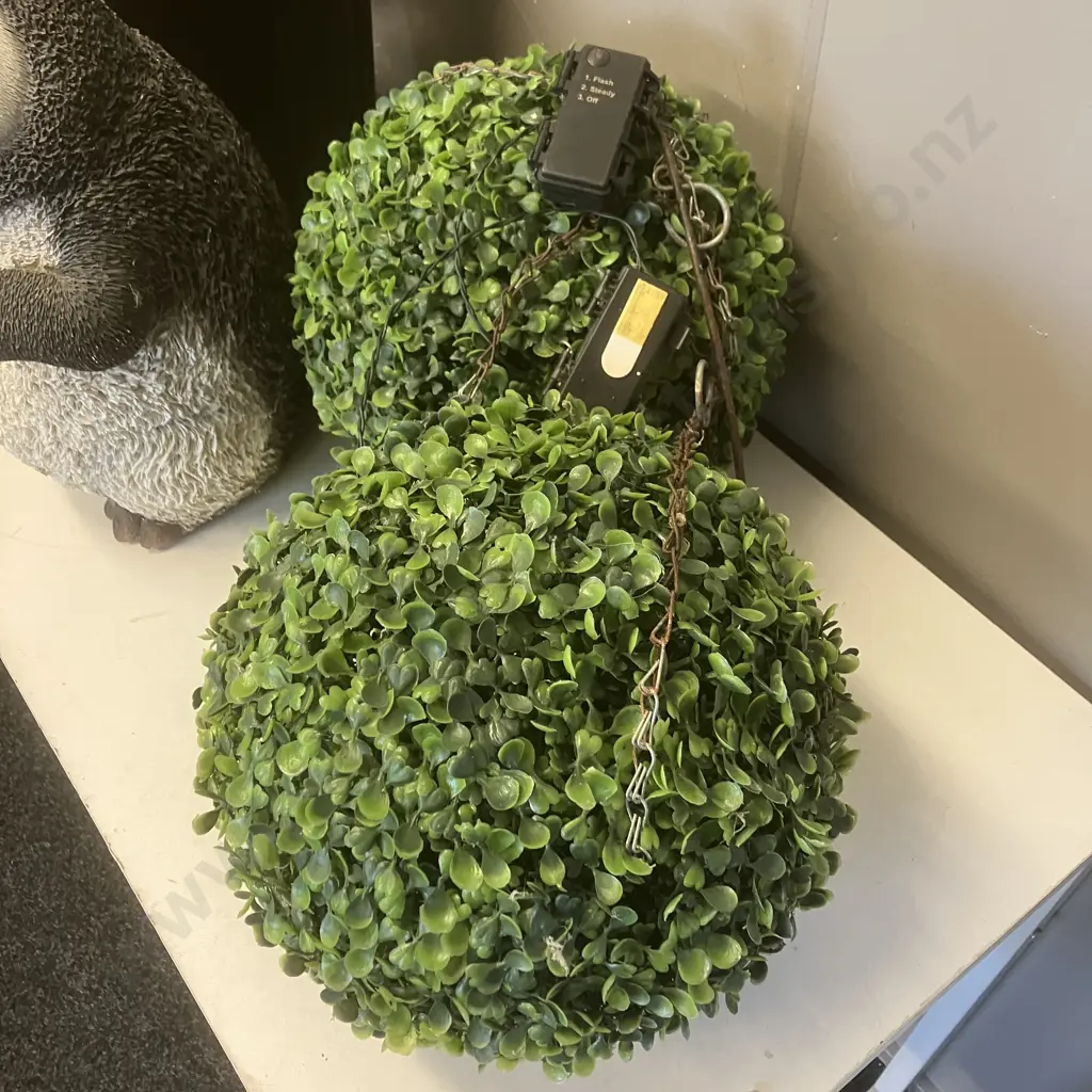 Penguin Outdoor Ornament, Faux Hanging Ivy Balls, Lidded Bin (AF) With Coloured Stones Image 1++