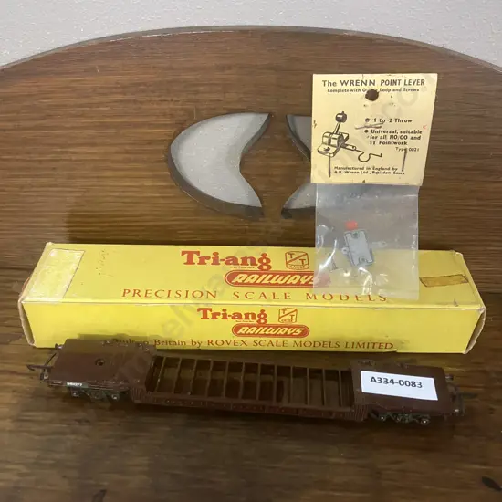 Vintage Tri-Ang Railways TT Gauge (1:100 scale) Bogie Well Wagon T.173 Boxed, WRENN Point Lever