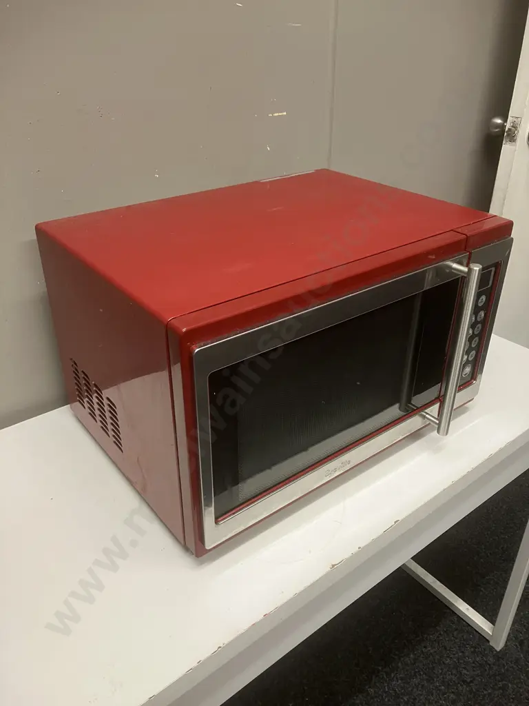Breville The Quick & Easy Microwave Oven 34 Litre Red - Model BMO300CB/A Image 1++