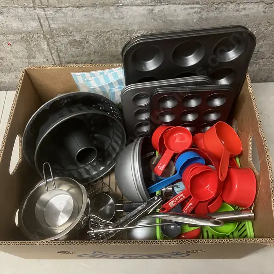 Box Lot Bakeware