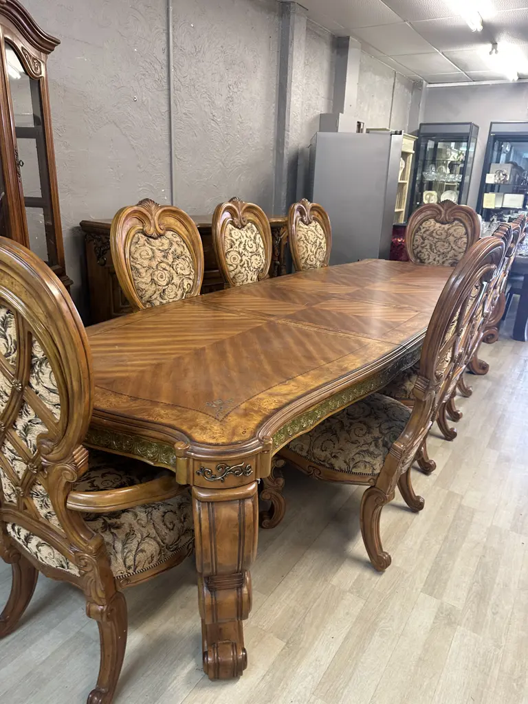 AICO by Michael Amini Venetian Honey Walnut 9 Piece Dining Suite, Includes 2 Carvers & 6 Side Chairs, 3 Extension Leaves Image 1++