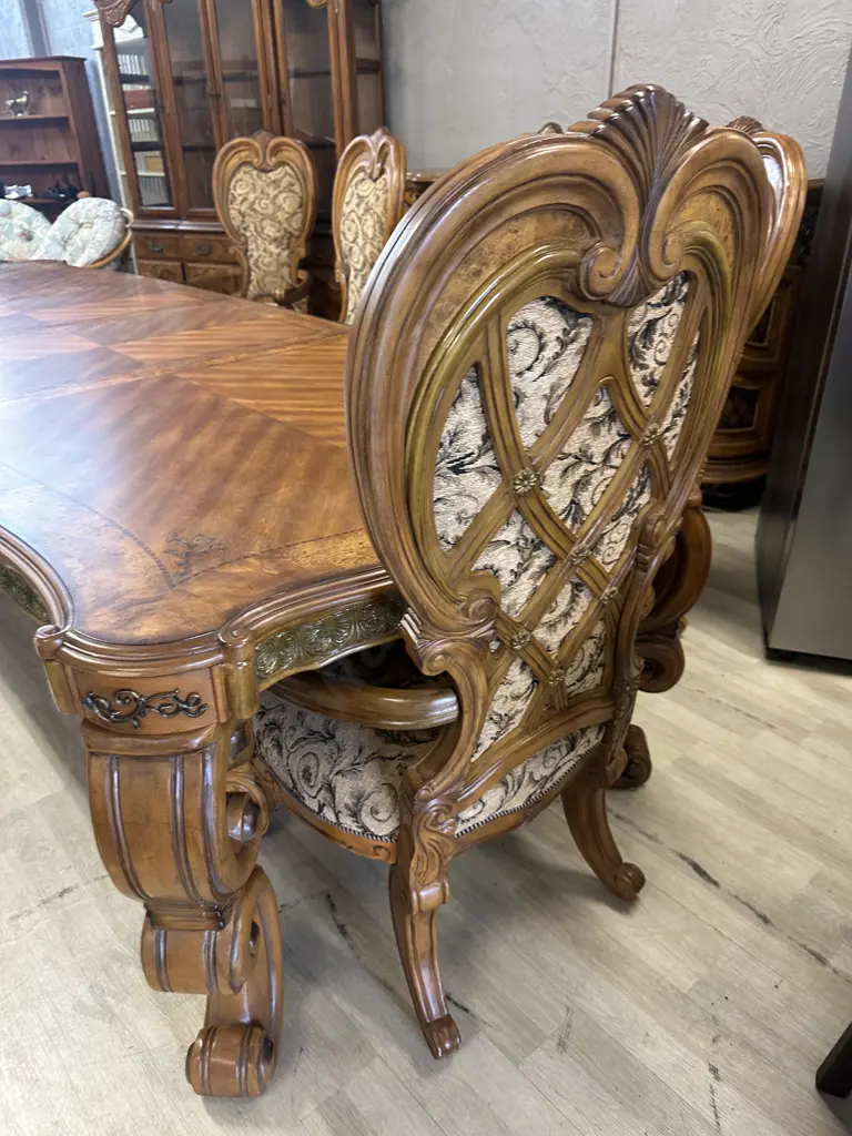 AICO by Michael Amini Venetian Honey Walnut 9 Piece Dining Suite, Includes 2 Carvers & 6 Side Chairs, 3 Extension Leaves Image 1++