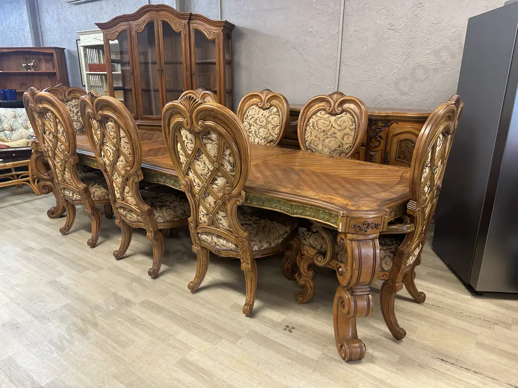 AICO by Michael Amini Venetian Honey Walnut 9 Piece Dining Suite, Includes 2 Carvers & 6 Side Chairs, 3 Extension Leaves Image 1++