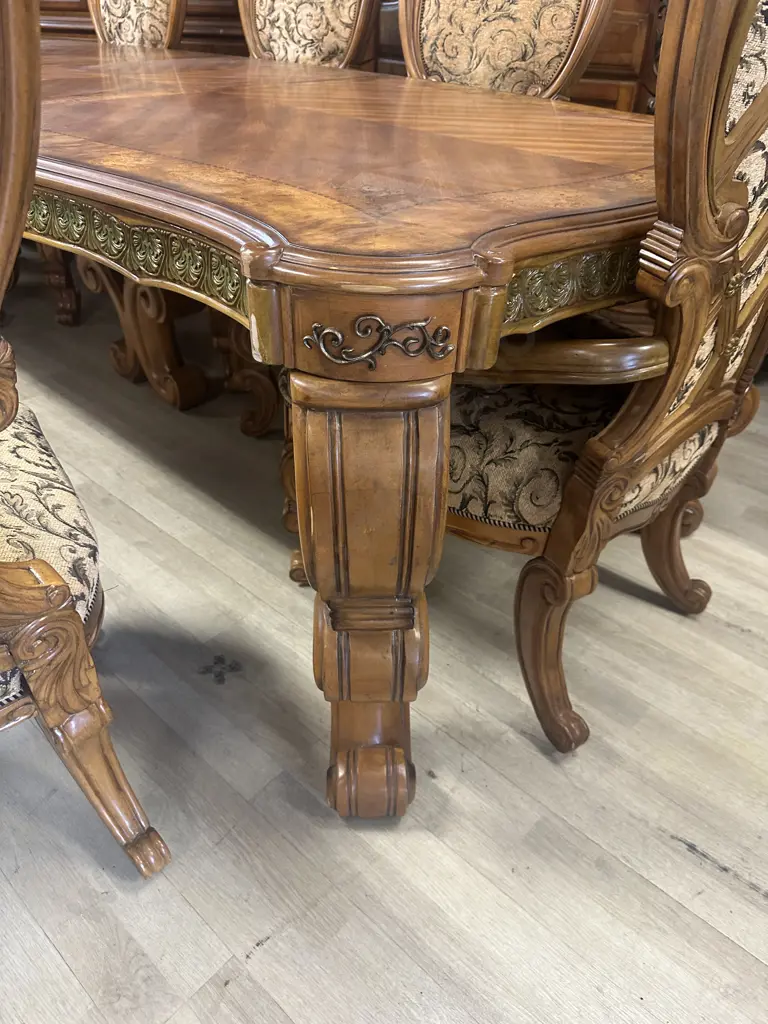 AICO by Michael Amini Venetian Honey Walnut 9 Piece Dining Suite, Includes 2 Carvers & 6 Side Chairs, 3 Extension Leaves Image 1++