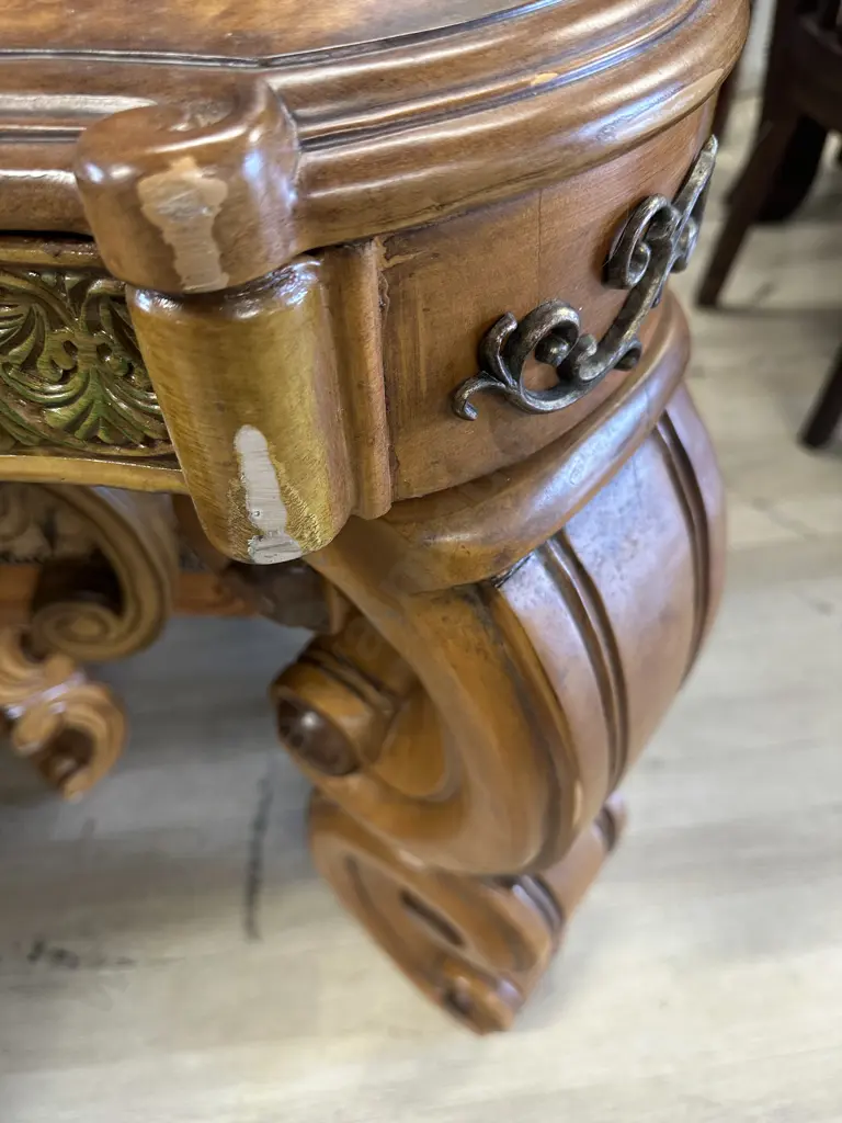 AICO by Michael Amini Venetian Honey Walnut 9 Piece Dining Suite, Includes 2 Carvers & 6 Side Chairs, 3 Extension Leaves Image 1++