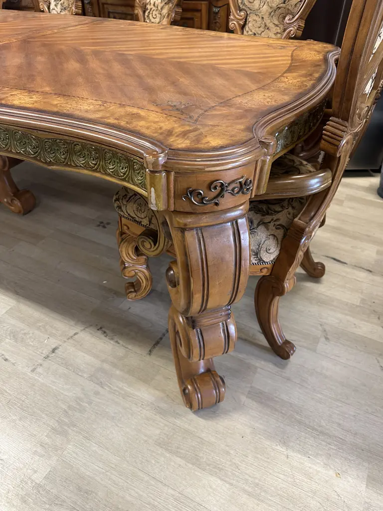 AICO by Michael Amini Venetian Honey Walnut 9 Piece Dining Suite, Includes 2 Carvers & 6 Side Chairs, 3 Extension Leaves Image 1++