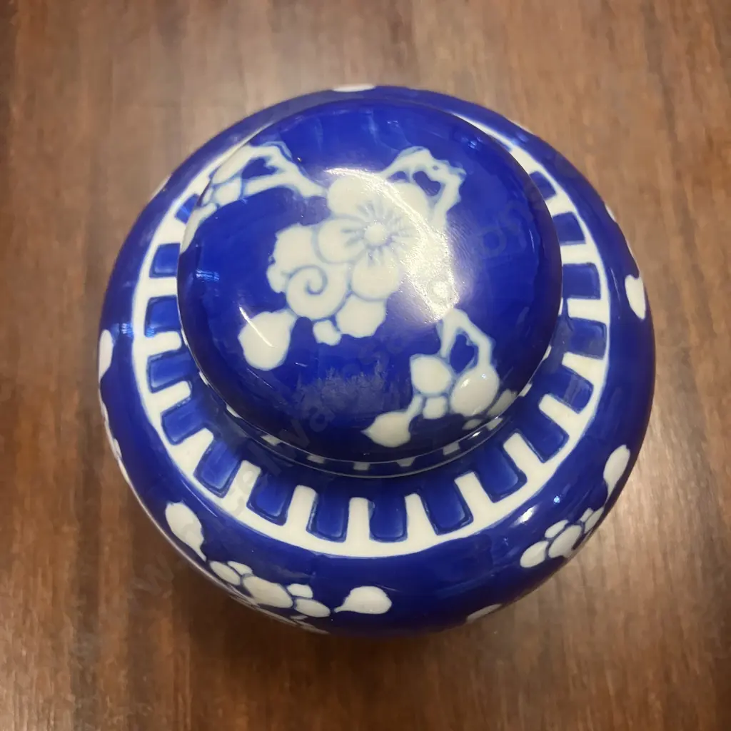 Large Vintage Chinese Blue & White Porcelain Ginger Jar. H15cm Image 1++