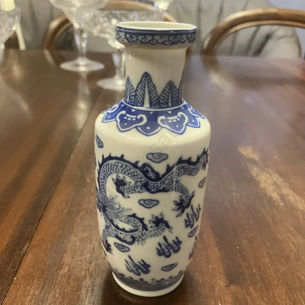 A Chinese Blue & White Dragon Rouleau Vase, Jingdezhen Mark To The Base. H14.5cm Image 1++