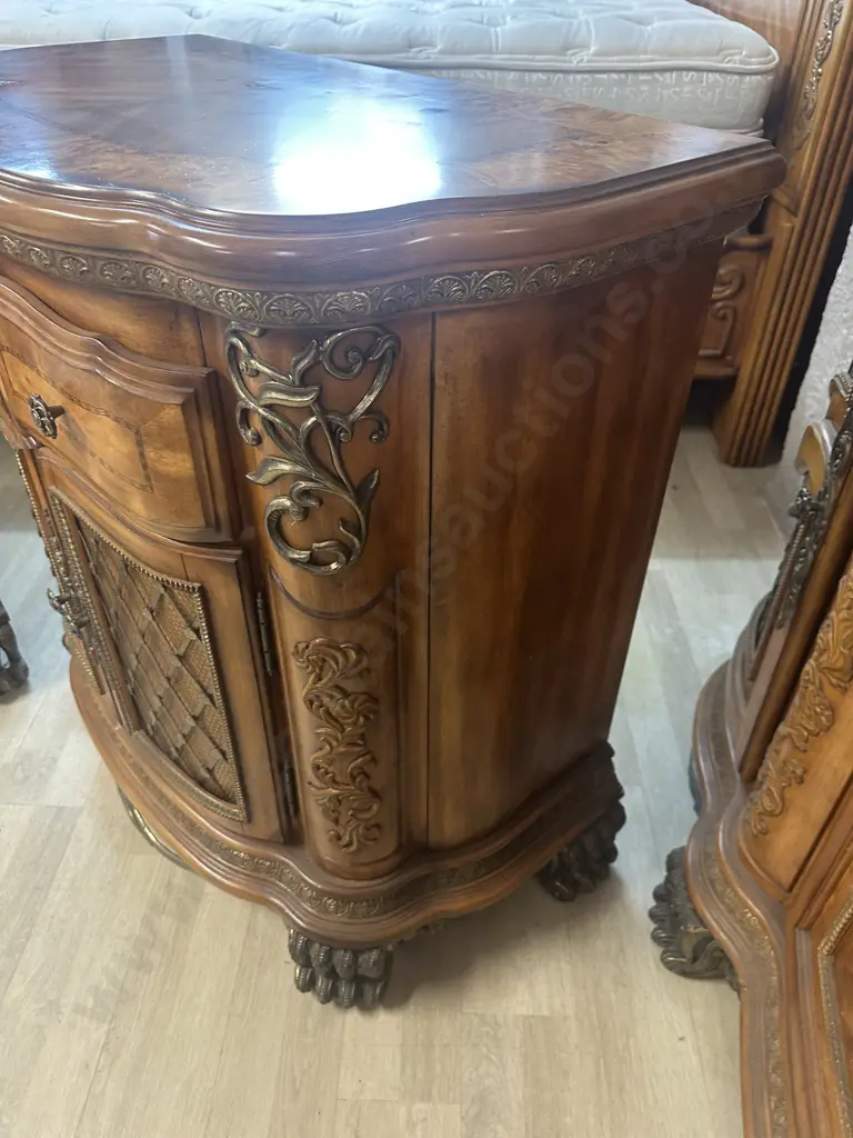 AICO by Michael Amini Venetian King Poster Bed, Pair of Nightstands & Dresser With Mirror In Honey Walnut Image 1++