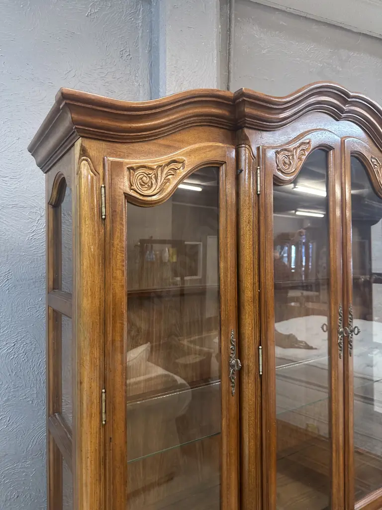 Oak Highly Ornate Mirrored Back Display Cabinet Hutchdresser With 4 Glass Doors,3 Drawers & 4 Doors In Base. 210 x 155cm Image 1++