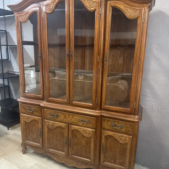 Oak Highly Ornate Mirrored Back Display Cabinet Hutchdresser With 4 Glass Doors,3 Drawers & 4 Doors In Base. 210 x 155cm