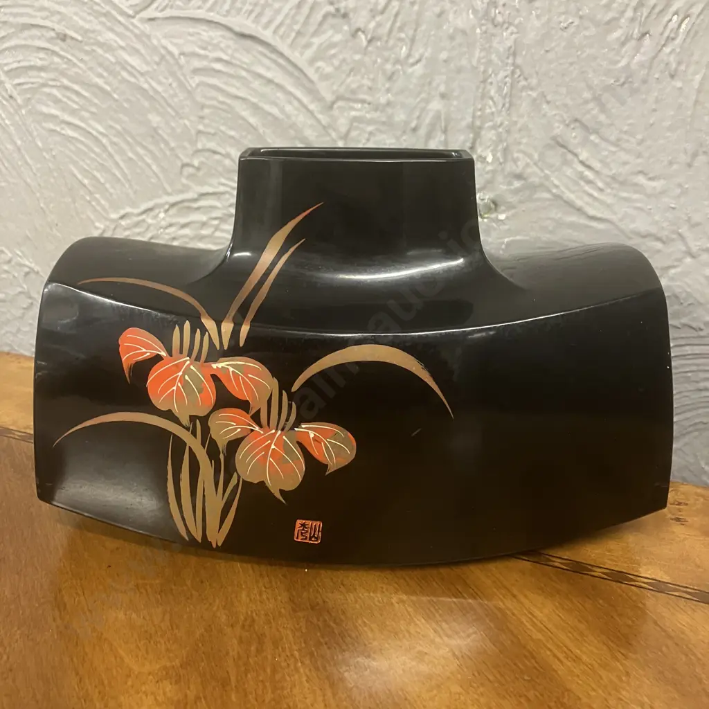 Japanese Koransha Porcelain Ashtray, Cobalt Blue With Floral Pattern. 6.5 x 21.5cm & Black Lacquer Ware Vase. 17 x 26cm Image 1++