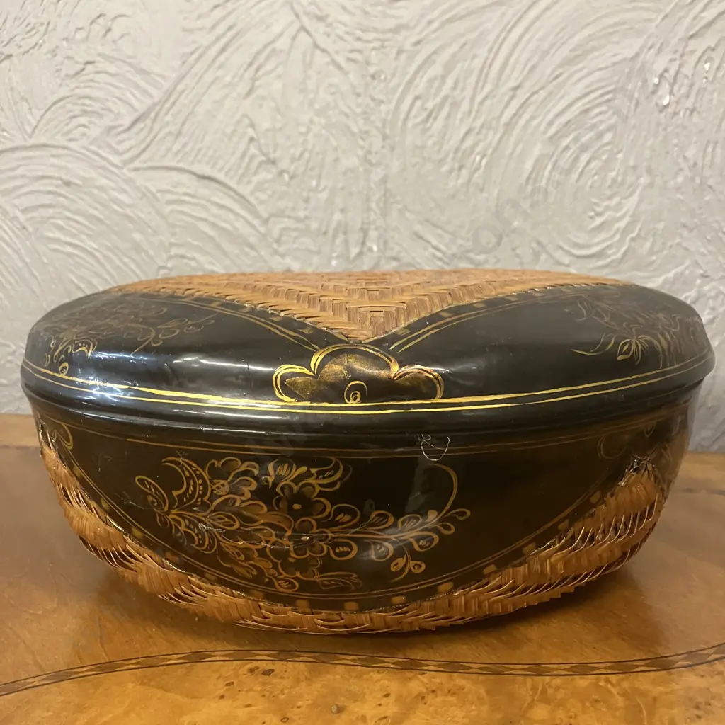 Rare Set of Eight Vintage Chinese Lacquered Woven Bamboo Nesting Baskets With Lids. 14 x 34cm Image 1++