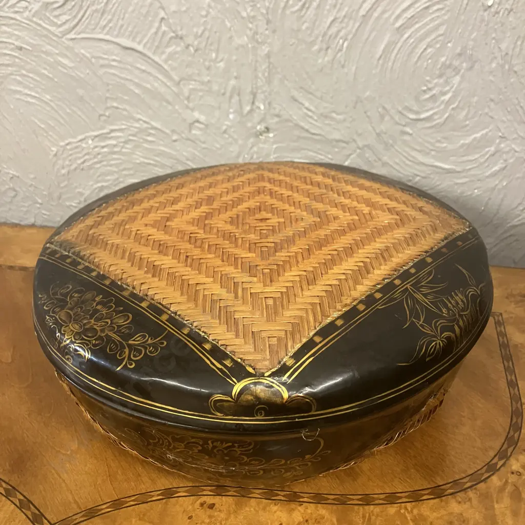 Rare Set of Eight Vintage Chinese Lacquered Woven Bamboo Nesting Baskets With Lids. 14 x 34cm Image 1++