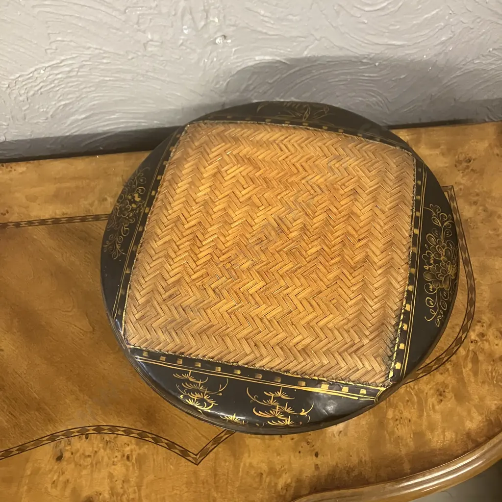 Rare Set of Eight Vintage Chinese Lacquered Woven Bamboo Nesting Baskets With Lids. 14 x 34cm Image 1++