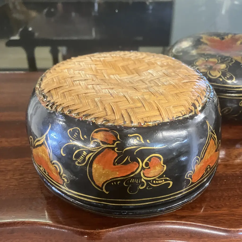 Vintage Set of Four Oriental Lacquered Woven Bamboo Nesting Baskets With Lids Image 1++